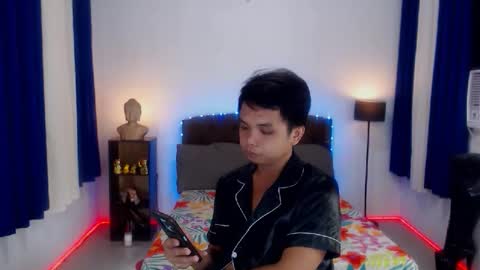 Snapshot of extraservice69menx chatting on November 15, 2:20 am JOHNDAVE online show from November 15, 2:20 am