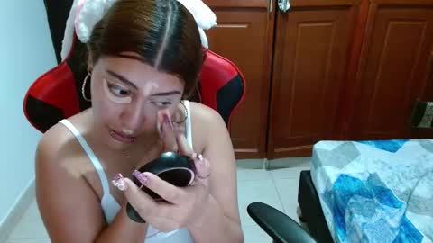 Snapshot of eyfy_bbs chatting on October 26, 8:48 pm Nadia online show from October 26, 8:48 pm