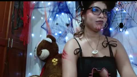 Snapshot of eyfy_bbs chatting on November 1, 9:17 pm Nadia online show from November 1, 9:17 pm