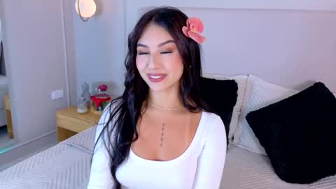 eymicooper online show from October 20, 7:25 pm