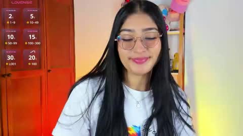 Snapshot of eymy_hadid_ chatting on September 8, 6:51 pm Emily online show from September 8, 6:51 pm