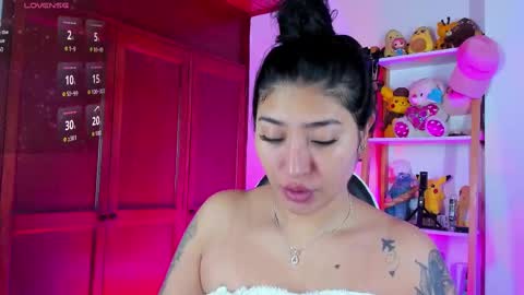 Snapshot of eymy_hadid_ chatting on September 26, 2:54 pm Emily online show from September 26, 2:54 pm