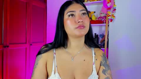 Snapshot of eymy_hadid_ chatting on October 10, 2:49 pm Emily online show from October 10, 2:49 pm