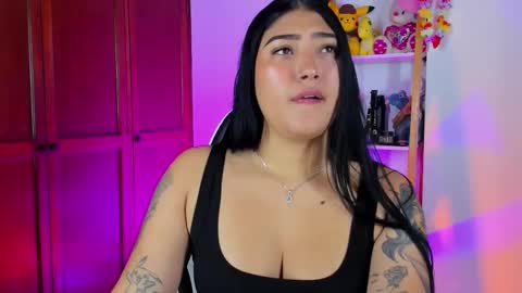 Snapshot of eymy_hadid_ chatting on October 18, 7:03 pm Emily online show from October 18, 7:03 pm