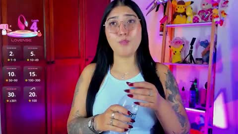 Snapshot of eymy_hadid_ chatting on November 7, 11:16 pm Emily online show from November 7, 11:16 pm