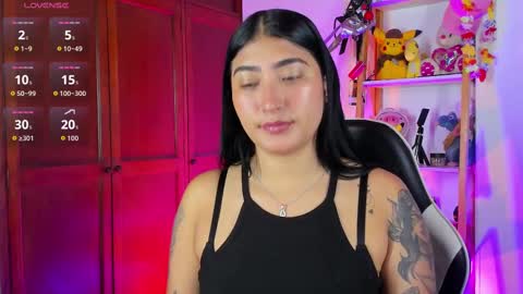 Snapshot of eymy_hadid_ chatting on November 9, 9:24 pm Emily online show from November 9, 9:24 pm