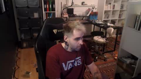 Eytab online show from October 16, 6:09 pm