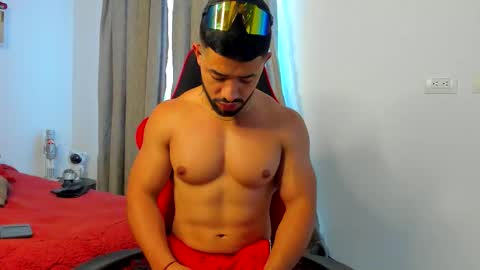 Ezzio Scolaro online show from January 18, 9:18 pm