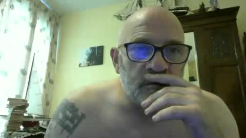 f1zzeek online show from June 18, 3:27 pm