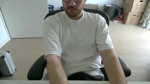 Call me bitch online show from March 6, 7:16 am