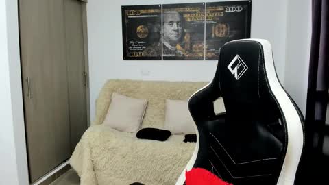 Snapshot of fabian_arango chatting on March 1, 3:14 pm Fabian arango online show from March 1, 3:14 pm