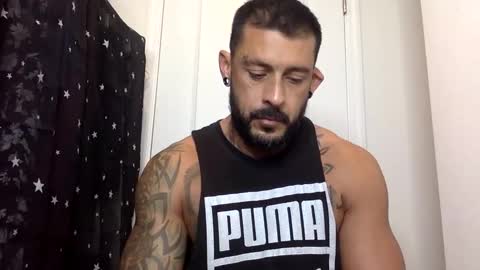Snapshot of fabianelgalan chatting on December 2, 2:20 am Fabianelgalan online show from December 2, 2:20 am