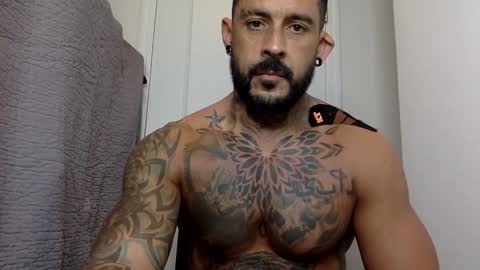 Snapshot of fabianelgalan chatting on December 12, 1:32 am Fabianelgalan online show from December 12, 1:32 am