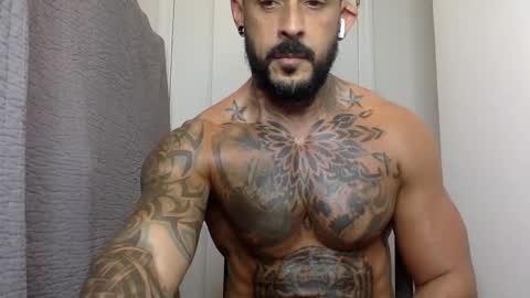Snapshot of fabianelgalan chatting on December 15, 3:34 am Fabianelgalan online show from December 15, 3:34 am