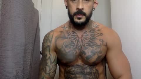 Snapshot of fabianelgalan chatting on December 16, 4:45 am Fabianelgalan online show from December 16, 4:45 am