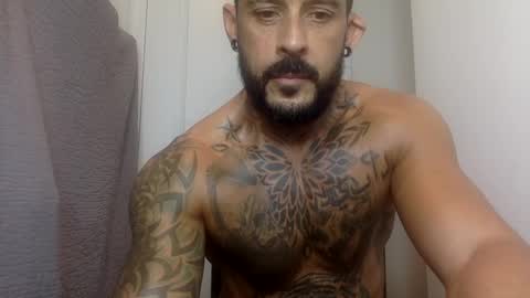 Snapshot of fabianelgalan chatting on December 20, 3:58 am Fabianelgalan online show from December 20, 3:58 am