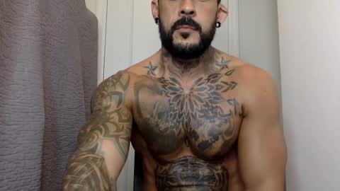 Snapshot of fabianelgalan chatting on December 24, 3:38 am Fabianelgalan online show from December 24, 3:38 am