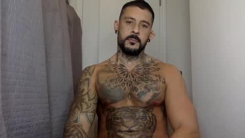Snapshot of fabianelgalan chatting on January 6, 3:53 am Fabianelgalan online show from January 6, 3:53 am