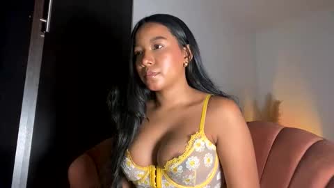 Thianna online show from November 13, 9:19 am