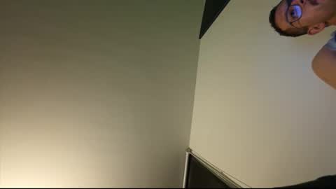 Snapshot of fabistrubis chatting on December 17, 5:24 am fabistrubis online show from December 17, 5:24 am