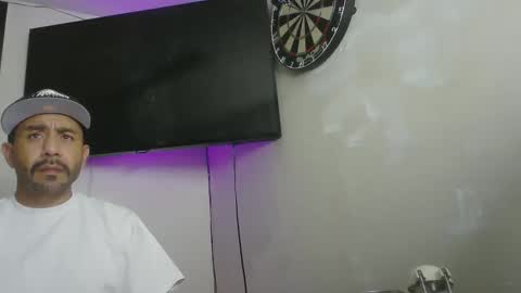 Snapshot of faded805 chatting on November 4, 7:18 am Mark online show from November 4, 7:18 am