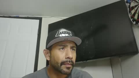 Snapshot of faded805 chatting on November 8, 10:26 am Mark online show from November 8, 10:26 am