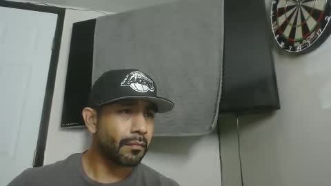 Snapshot of faded805 chatting on November 11, 8:47 am Mark online show from November 11, 8:47 am