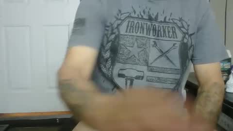 Snapshot of faded805 chatting on November 19, 8:58 am Mark online show from November 19, 8:58 am