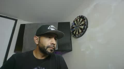 Snapshot of faded805 chatting on December 5, 9:29 am Mark online show from December 5, 9:29 am