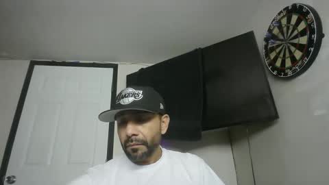 Snapshot of faded805 chatting on December 20, 11:17 am Mark online show from December 20, 11:17 am