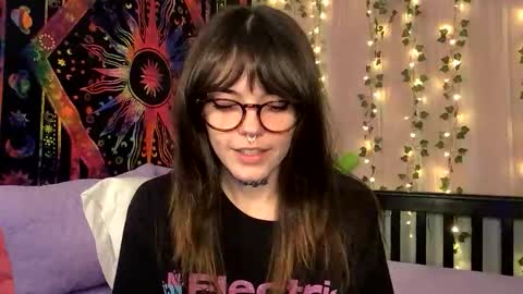 Faerie 3 online show from October 23, 11:35 pm