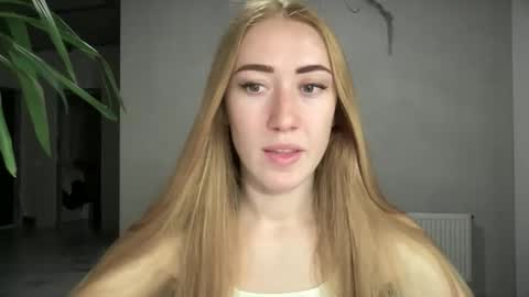fairy_face online show from September 28, 8:03 pm