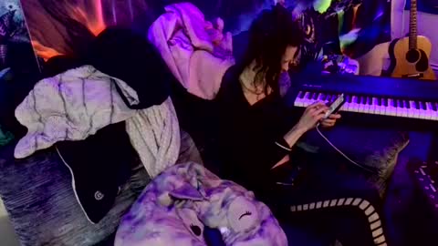 Snapshot of fairy_moan chatting on February 15, 7:27 am fairy_moan online show from February 15, 7:27 am