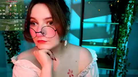 Snapshot of fairy_tara chatting on June 13, 10:40 pm Tara online show from June 13, 10:40 pm