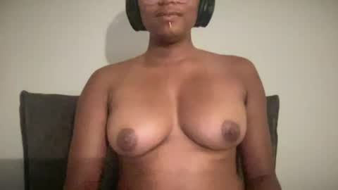 Snapshot of fairygodmommy chatting on June 19, 12:15 am fairygodmommy online show from June 19, 12:15 am