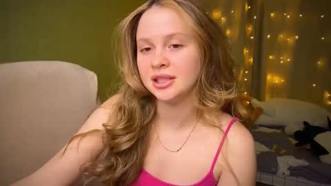 Snapshot of fairyilona chatting on February 18, 1:33 pm Ilona online show from February 18, 1:33 pm