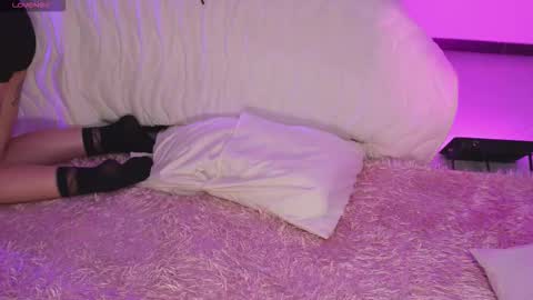 Sara  REMEMBER TO LEAVE A THUMB UP online show from February 6, 3:55 am