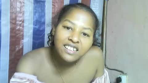 Snapshot of faissane9794 chatting on March 2, 1:19 am faissane9794 online show from March 2, 1:19 am