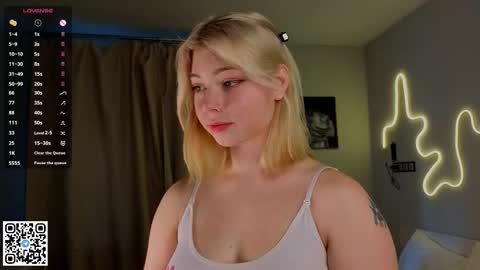 Emilia online show from September 30, 4:17 am