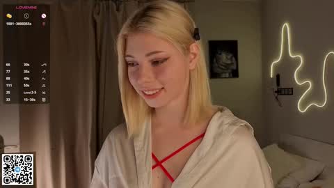 Emilia online show from October 3, 4:09 am