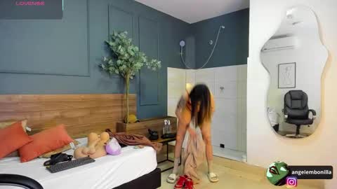 Megan    630  1330 -5 online show from November 4, 12:15 pm