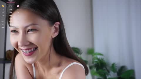 Kim online show from April 3, 3:32 pm