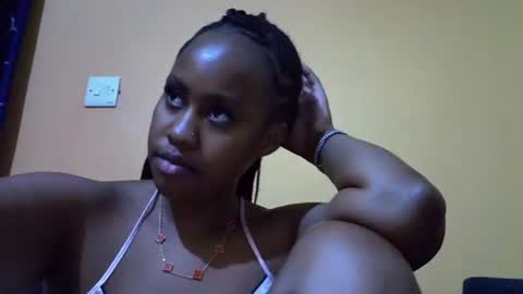 famous_bear online show from February 26, 1:04 am