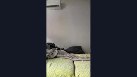 Snapshot of fancy_girl2424 chatting on February 13, 11:17 am fancy_girl2424 online show from February 13, 11:17 am
