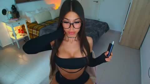 Snapshot of fancy_t33_n chatting on June 9, 12:39 pm Jennifer online show from June 9, 12:39 pm