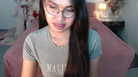 Layla online show from January 25, 4:57 pm