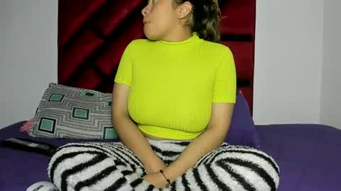 Snapshot of fantastic961397 chatting on August 2, 4:22 am fantastic961397 online show from August 2, 4:22 am