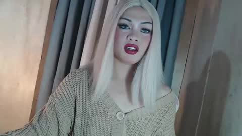 DANIELLA - DONT FORGET TO GIVE ME A THUMBSU UP online show from April 13, 10:54 am