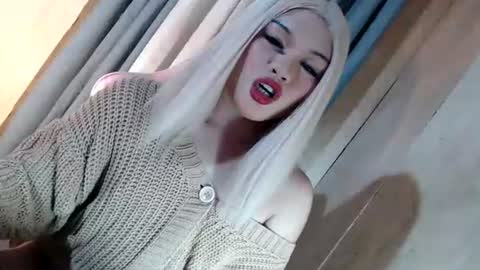 DANIELLA - DONT FORGET TO GIVE ME A THUMBSU UP online show from June 25, 12:54 am