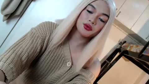 DANIELLA - DONT FORGET TO GIVE ME A THUMBSU UP online show from August 1, 4:34 am